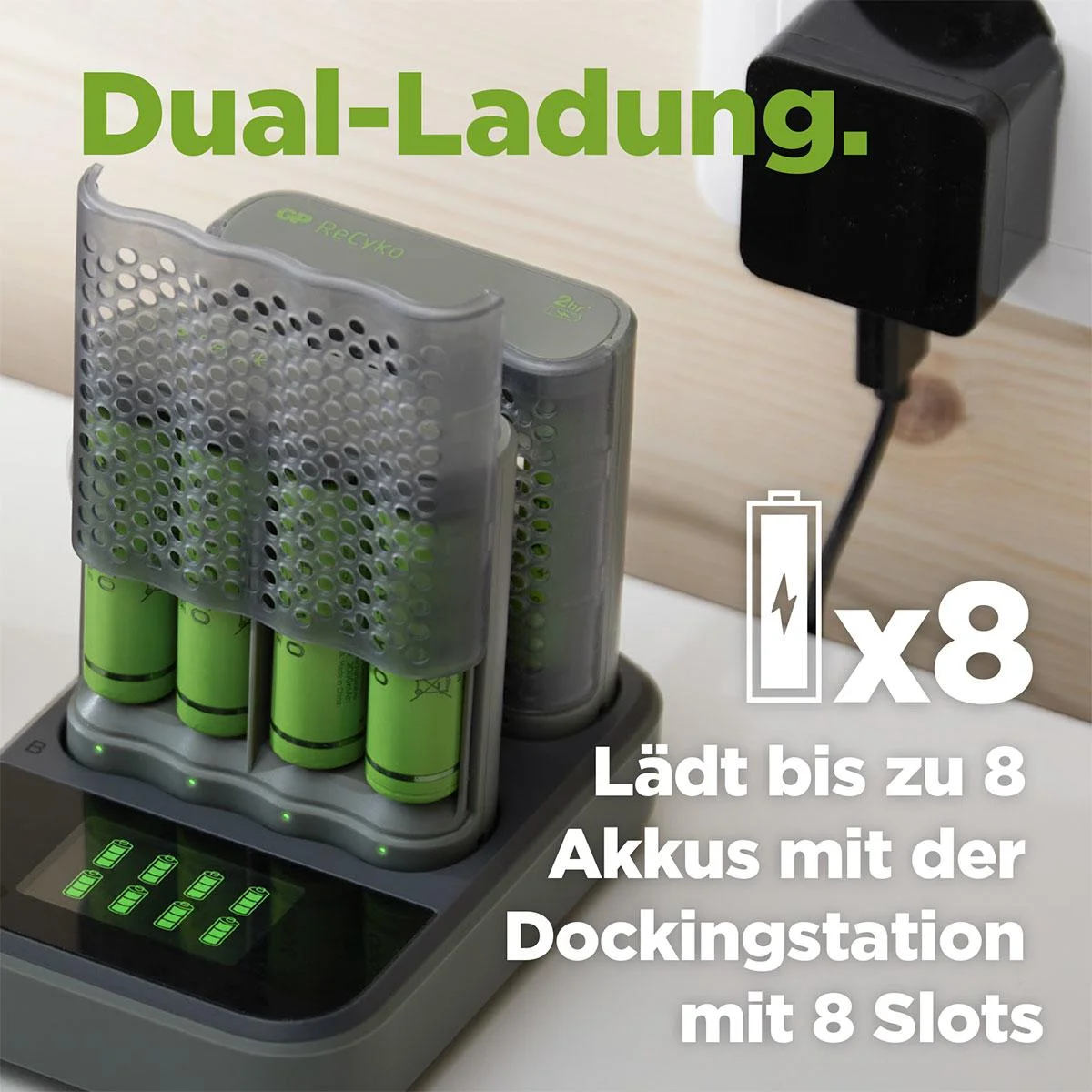 USB Schnellladegerät mit Docking Station, LCD Ladestandsdisplay für 4 AA / AAA NiMH Akkus inklusive 8 ReCyko (AA) 2600mA - 4