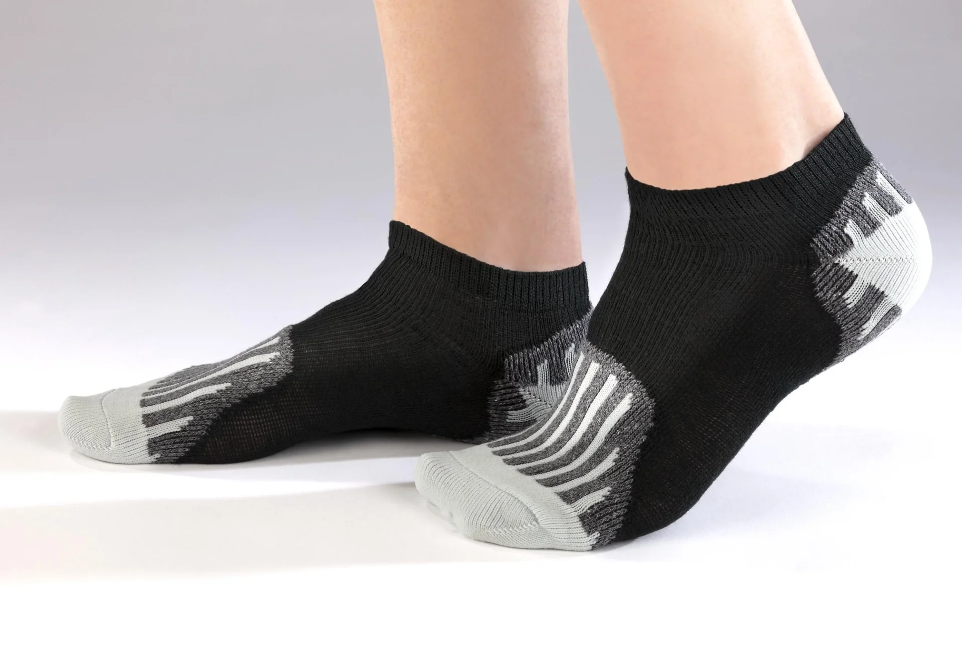 Coolmaxsocken 2er Pack, Farbe schwarz/hellgrau, Gr.39/42 - 1