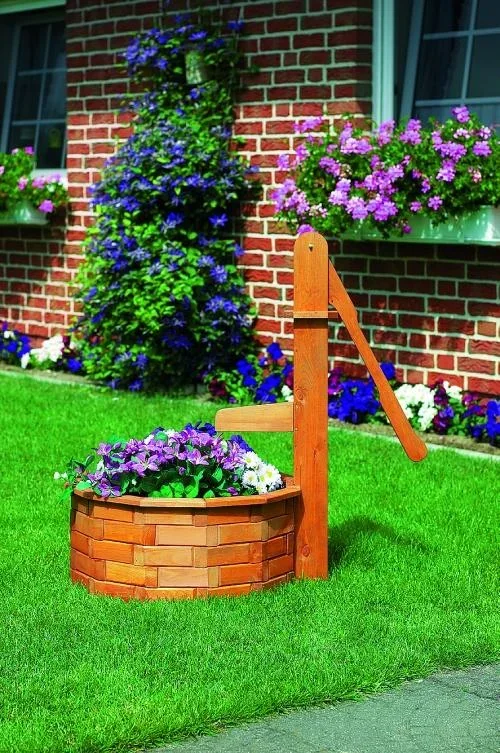 Holztrog rund mit Holzschwengelpumpe - 0