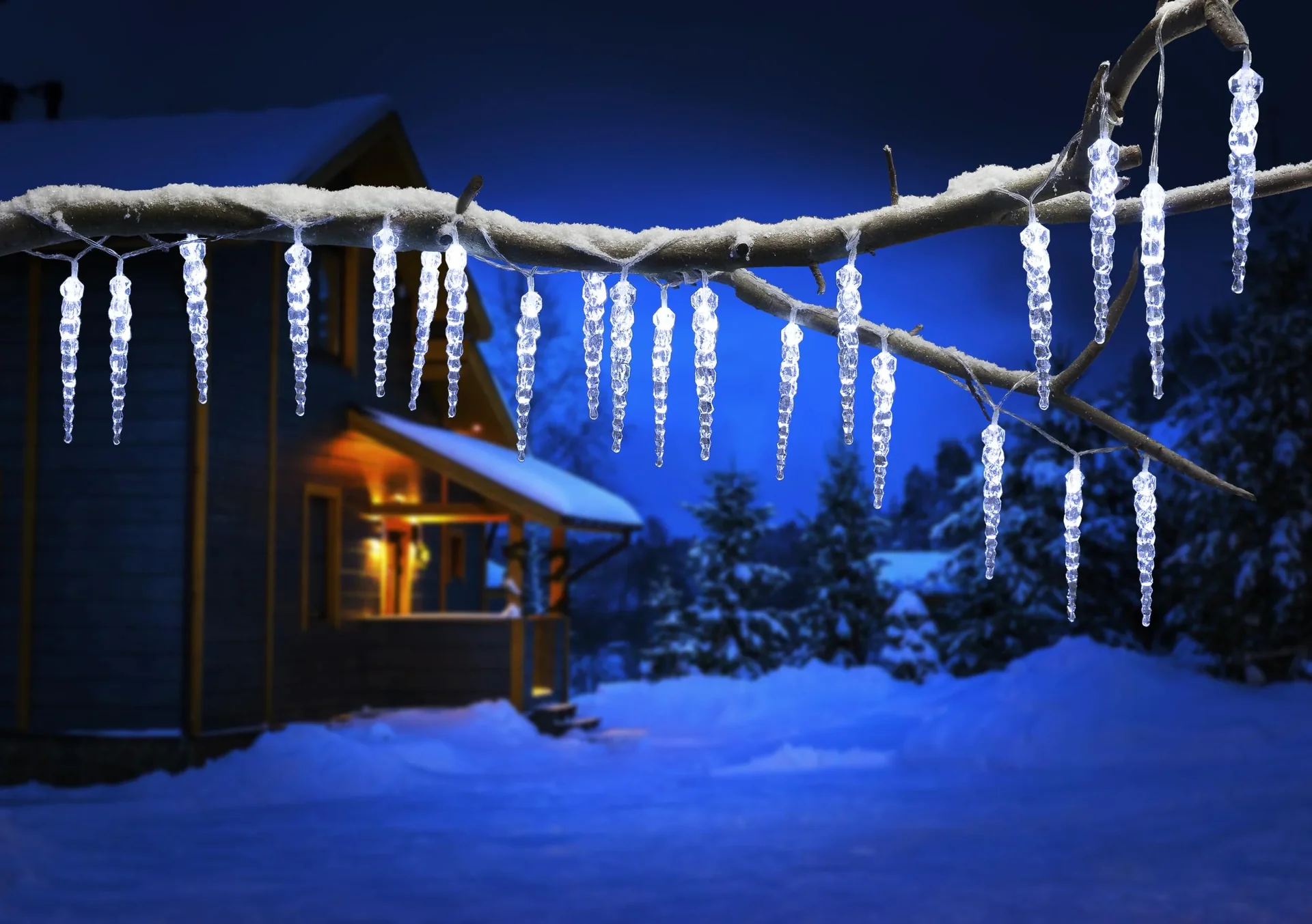LED Lichterkette mit 40 Eiszapfen - 3