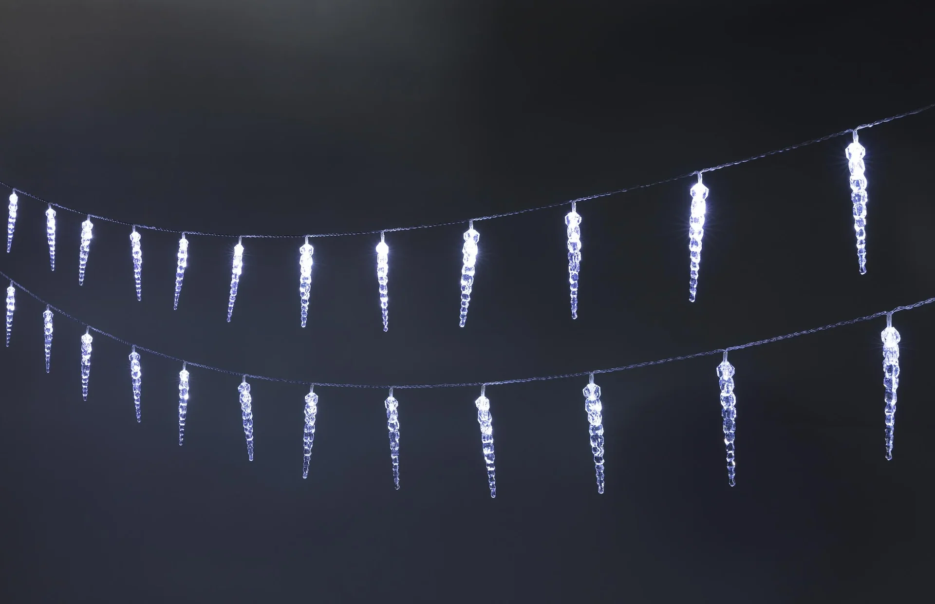 LED Lichterkette mit 40 Eiszapfen - 6