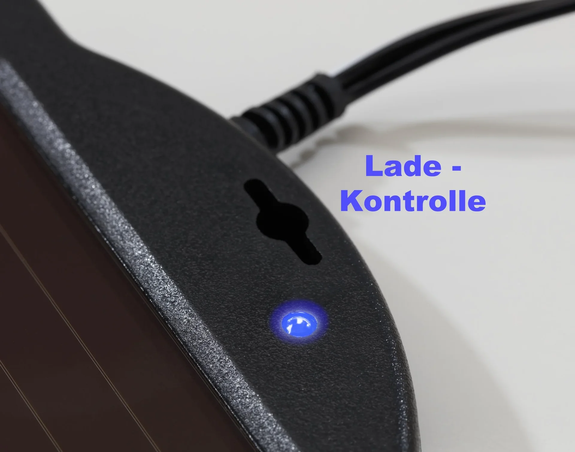 2,5 Watt Mobiles Solarpanel zur Erhaltungsladung - 0