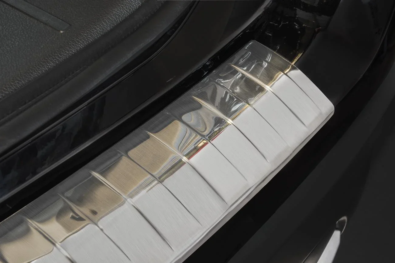 Ladekantenschutz Edelstahl für Mitsubishi Outlander III, Baujahr 2015> - 2