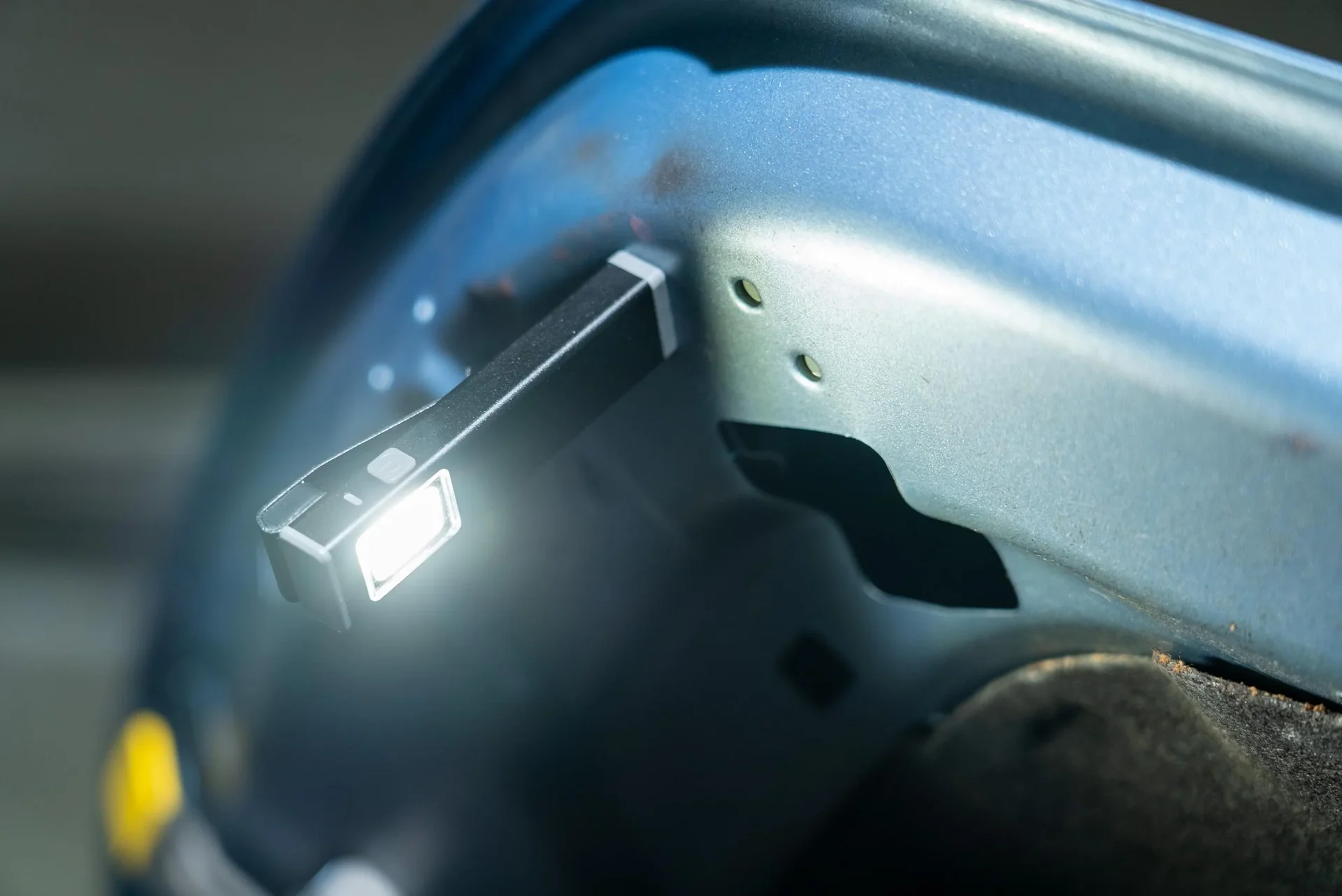 Profi Mini Werkstattleuchte mit 4,5 Watt COB-LED, wiederaufladbar - 2