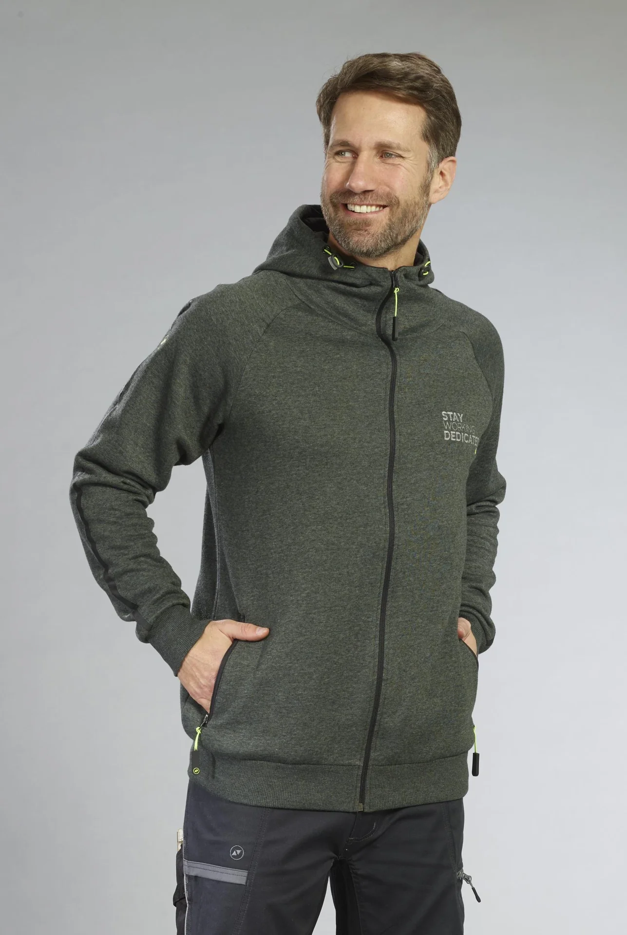 Sweatjacke mit Kapuze, Farbe grün/schwarz, Gr.M - 10
