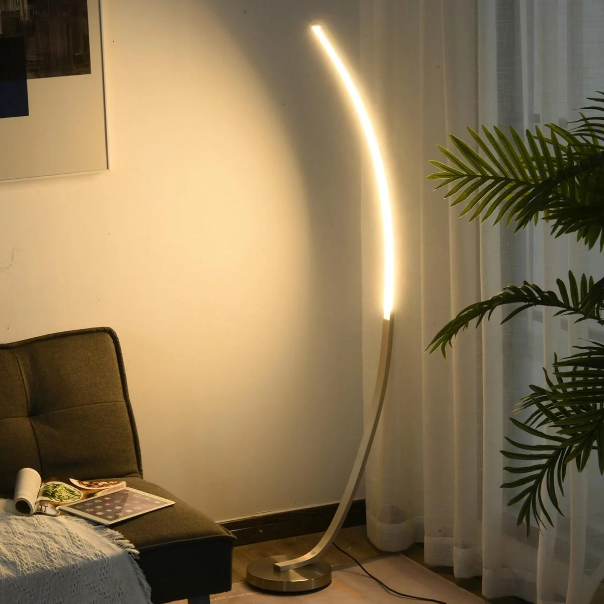 LED Stehlampe in Kurvenform, Stehleuchte, Standleuchte, 3000 K Farbtemperatur, Aluminium, 50 x 23 x 149 cm - 2
