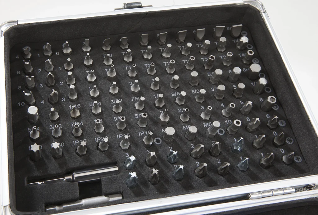 Akkuschrauber 3,6 V Li-Ion mit 101-teiligem Bitsatz - 8