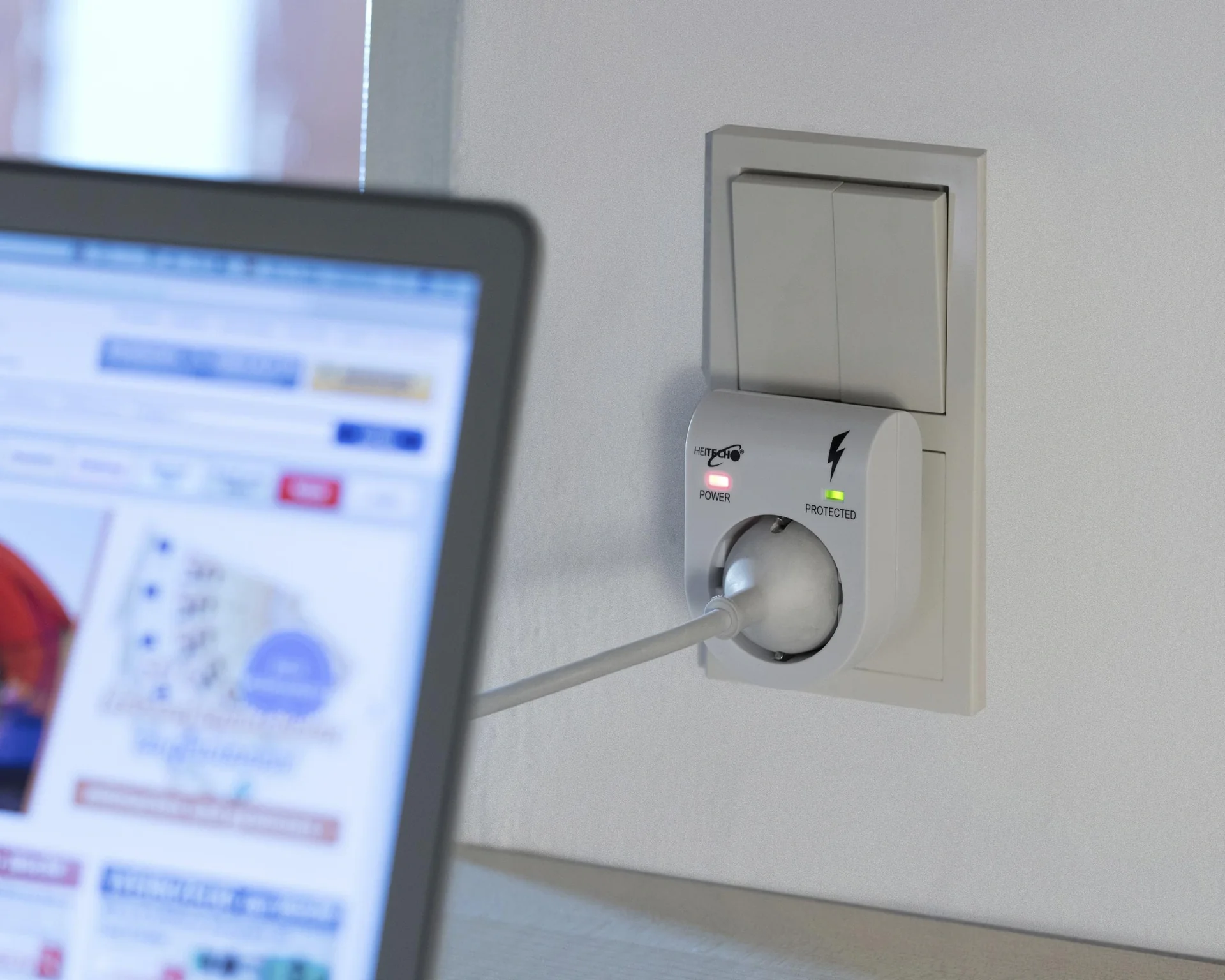 Überspannungsschutz-Adapter Kinderschutz mit Statusanzeige - 3