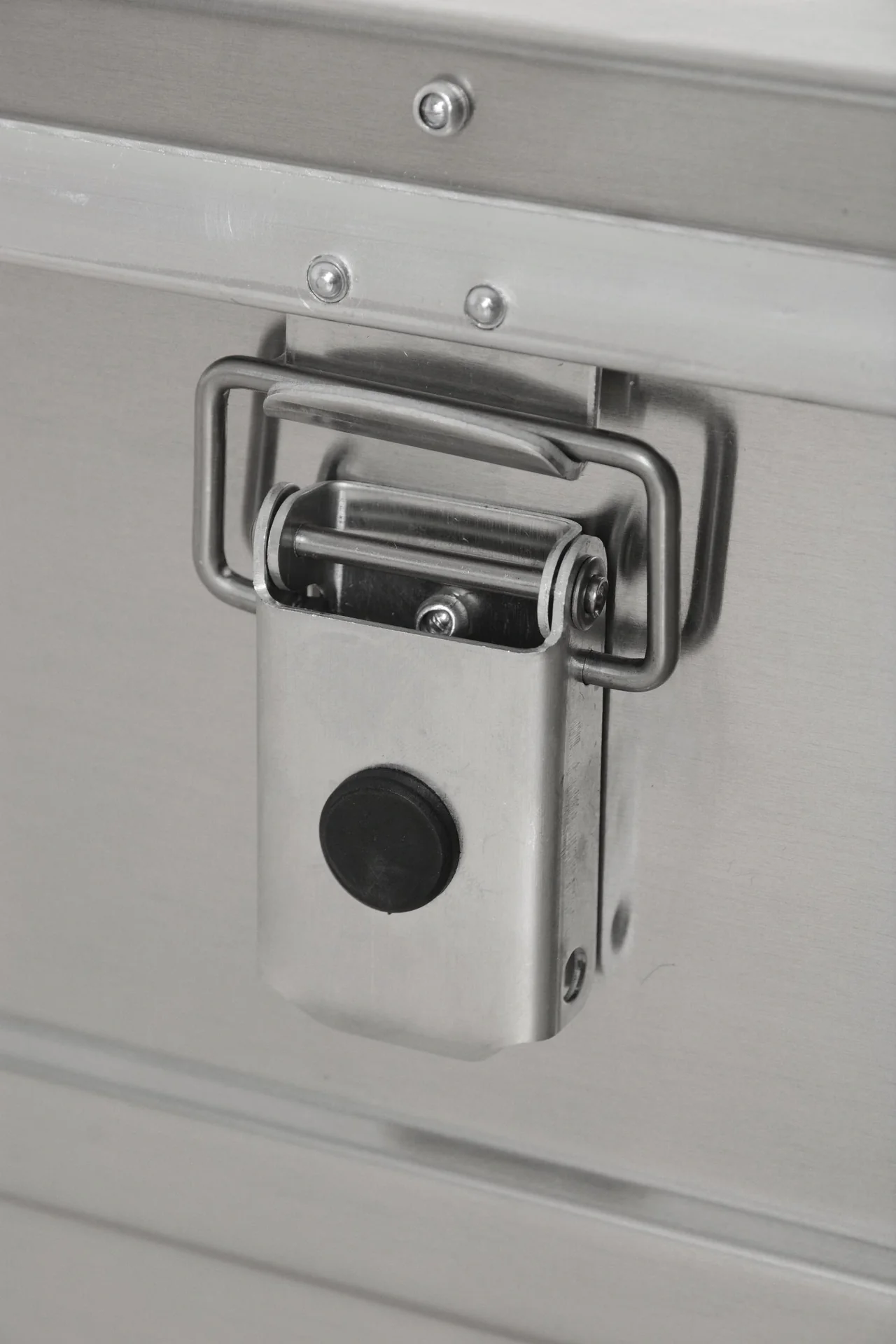 ALUMINIUM-BOXEN TYP A STAPELBAR Volumen 134 L - 12