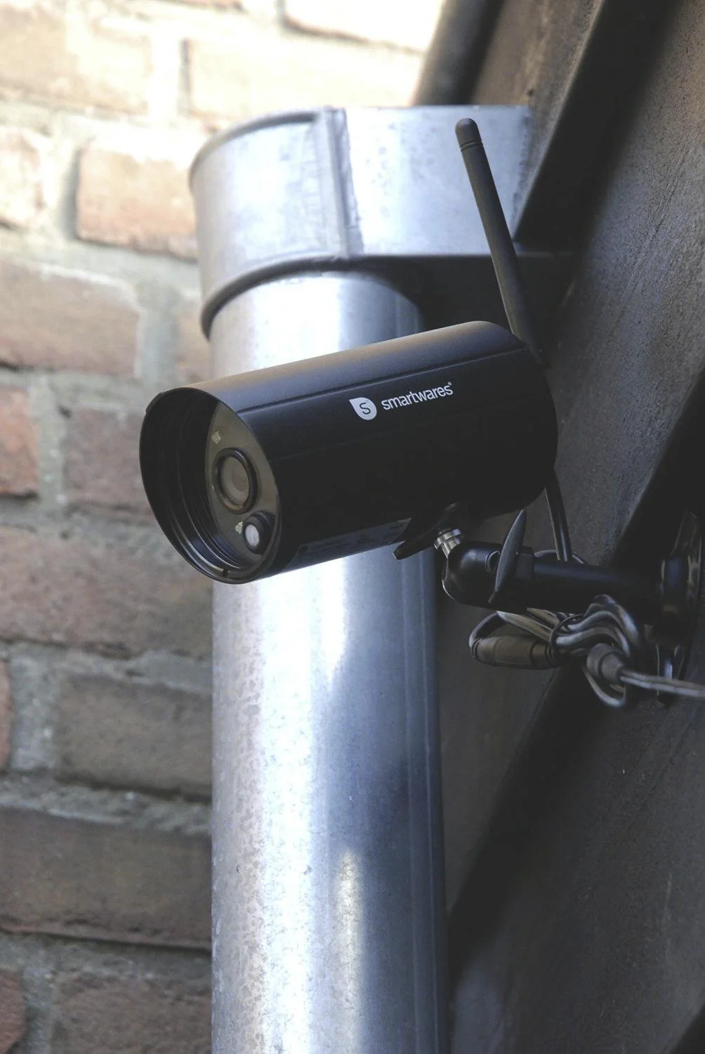 Drahtloses 4-Kanal Kamera Sicherheitssystem "WDVR720S" mit 2 Außenkameras - 4