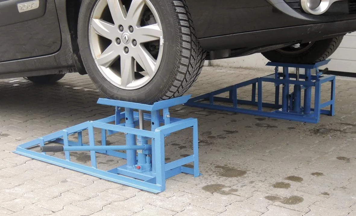 Auffahrrampe mit Hubvorrichtung - 2