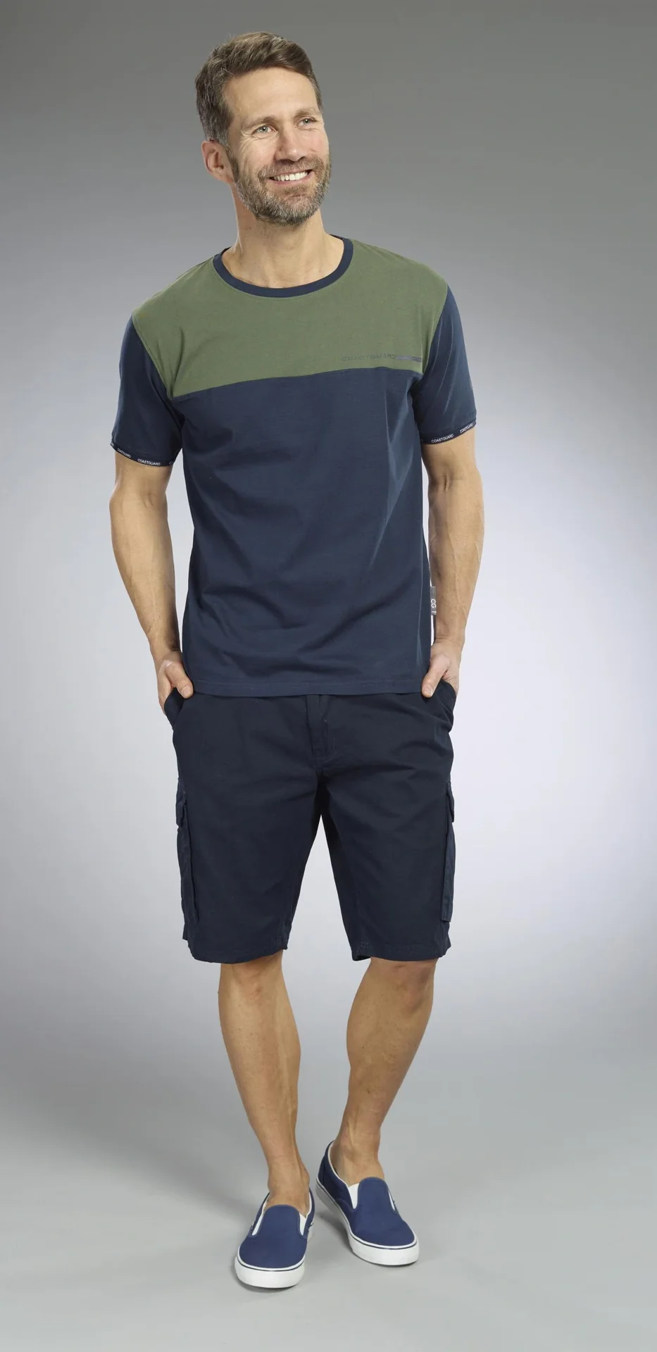 Bermuda Shorts, Farbe marine, Gr.M - 12