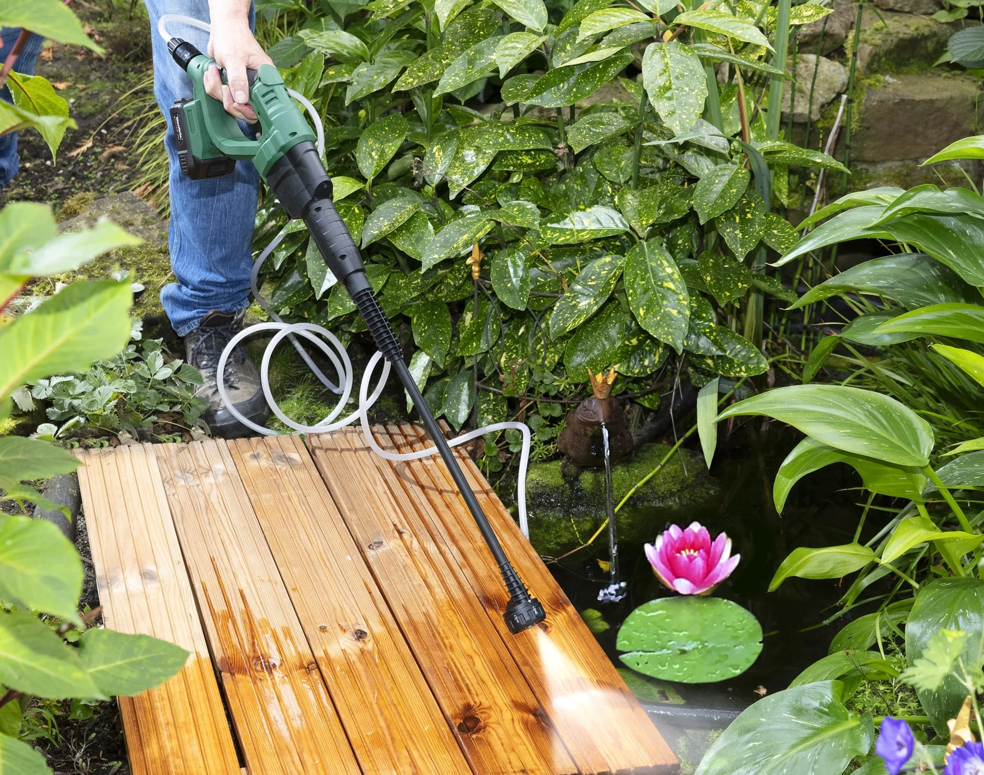 Hochdruckreiniger "Jet Nexx 2", 18 V Li-Ion, inklusive 18 Volt Li - Ion Akku 1,5 Ah und Ladegerät 2,4 A - 8