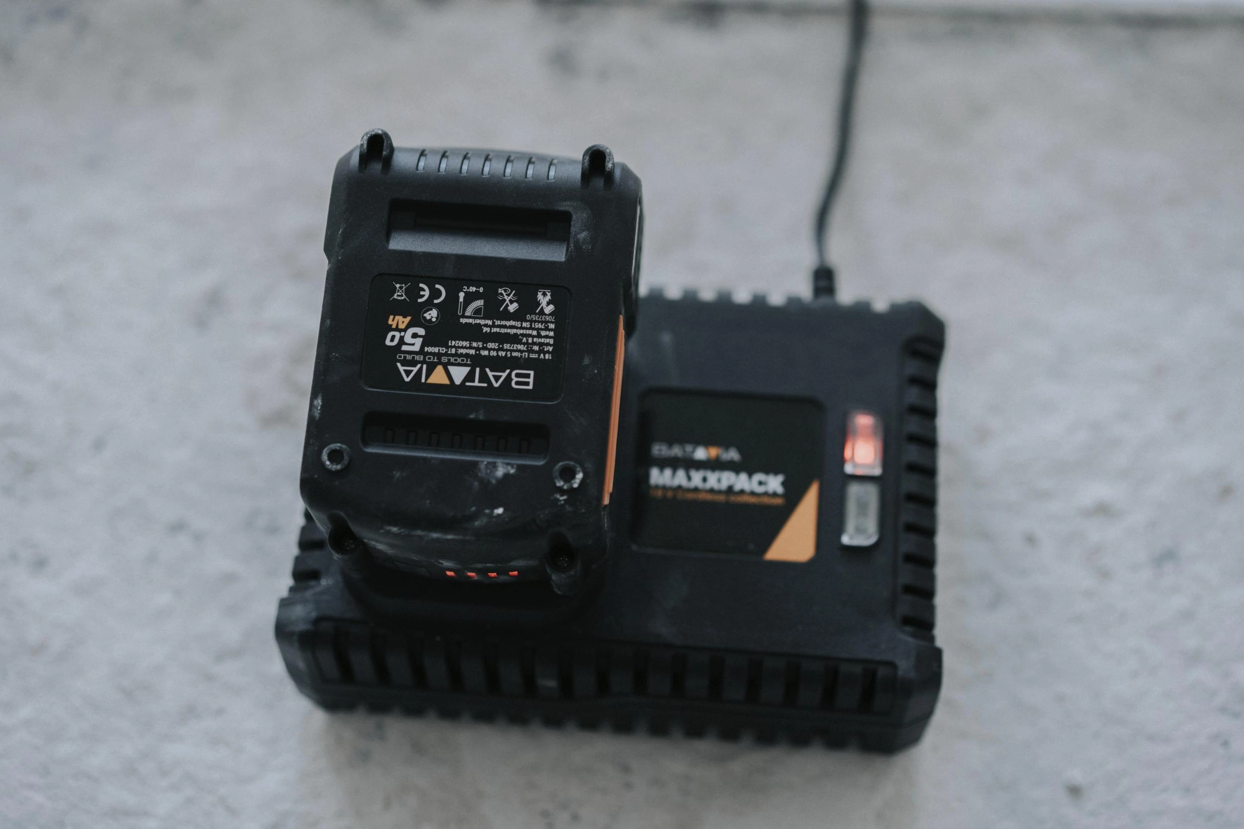 Maxxpack 18V Schnellladegerät 4Ah - 3