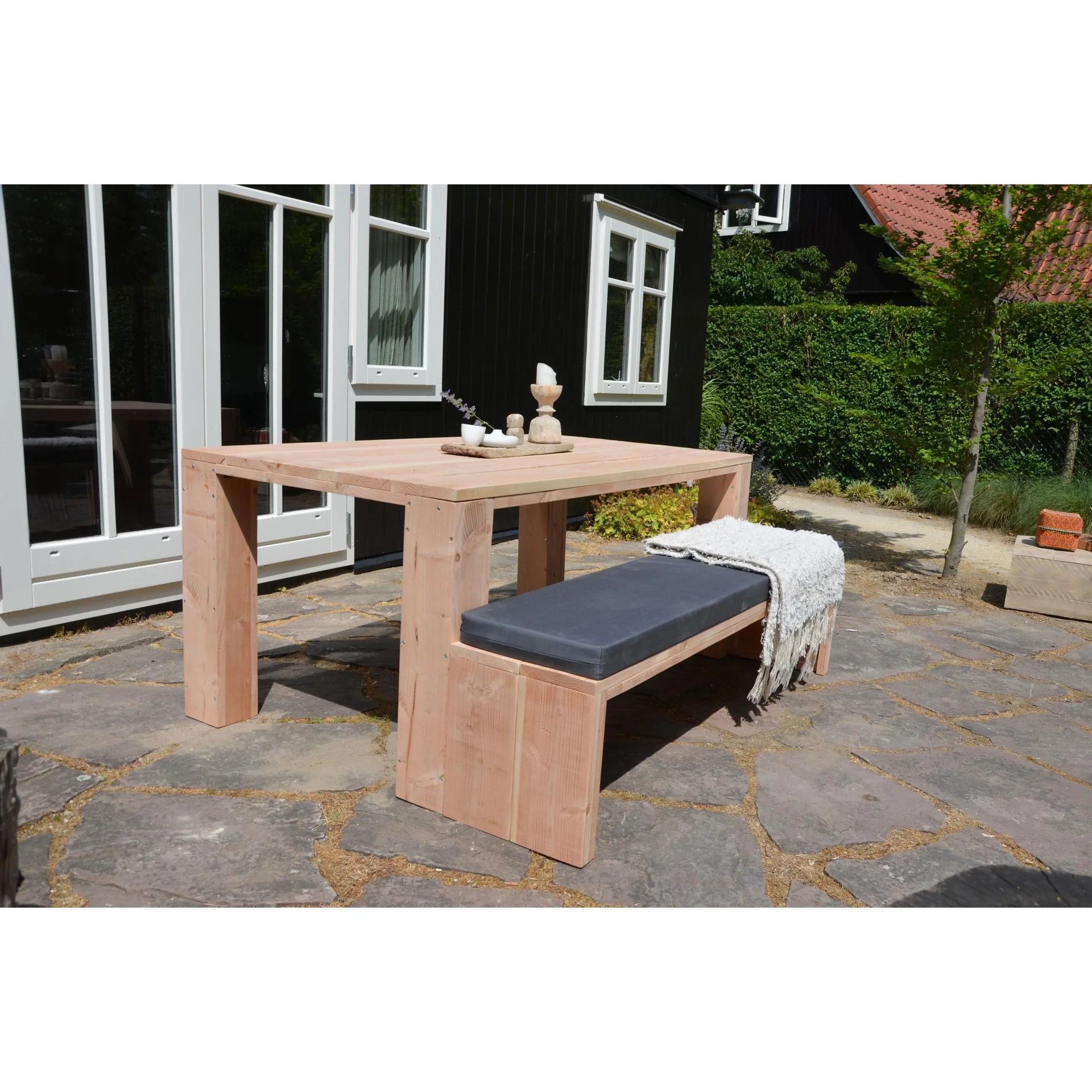 Robuster Tisch aus Douglasie mit breiten Blockbeinen 200/100 cm - 4