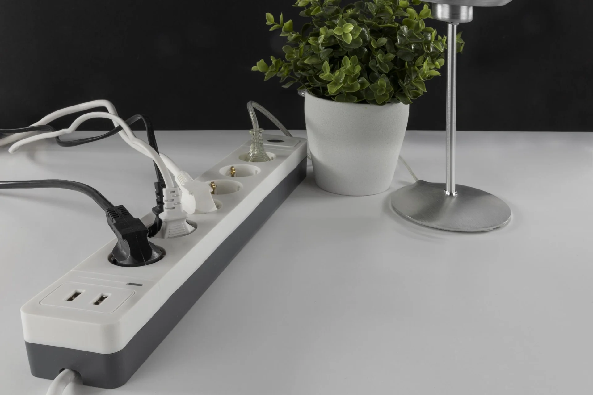 3fach Steckdosenleiste mit Kombistecksystem - 11