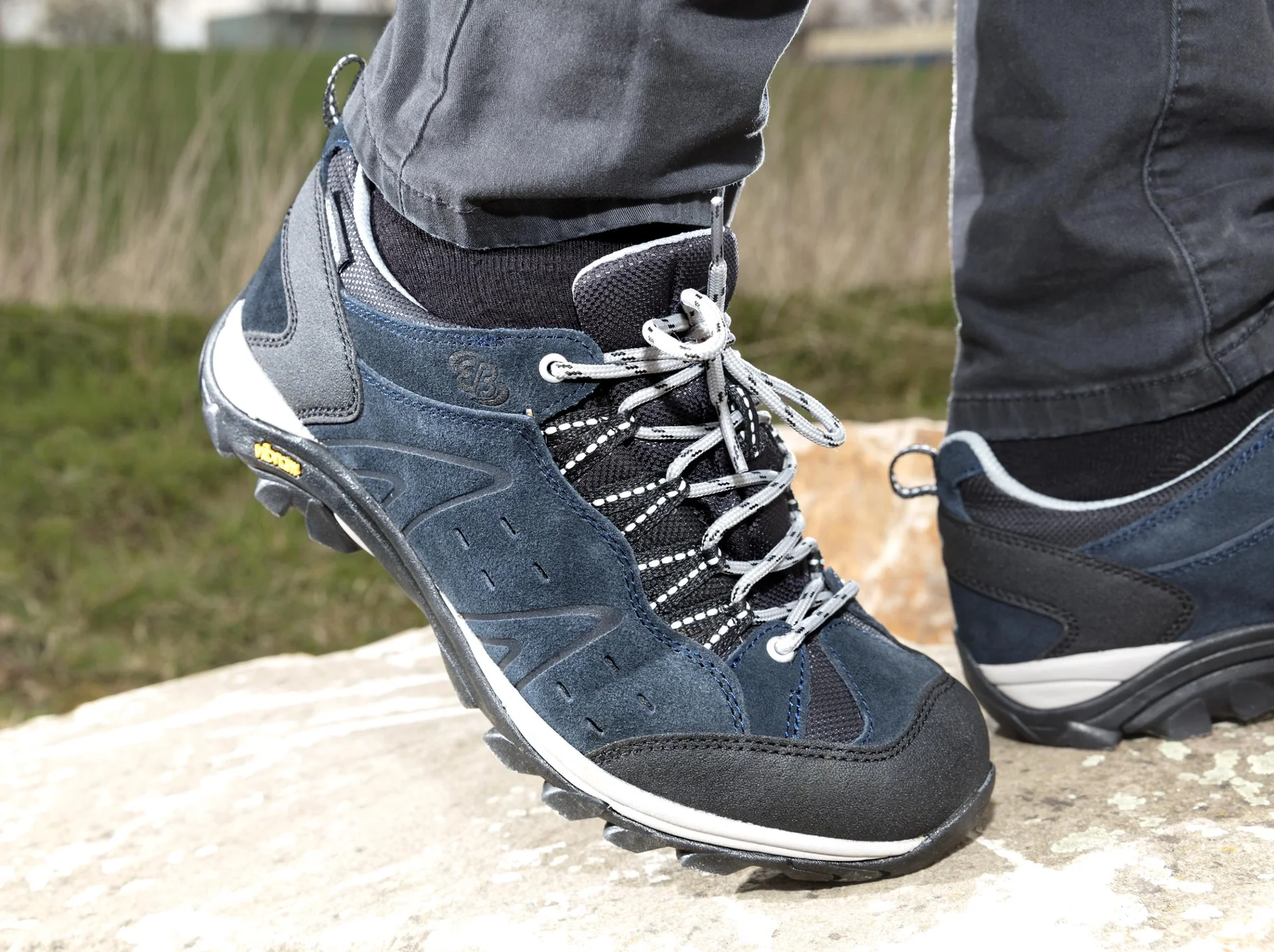 Outdoorschuh Farbe marine, Gr.41 - 5