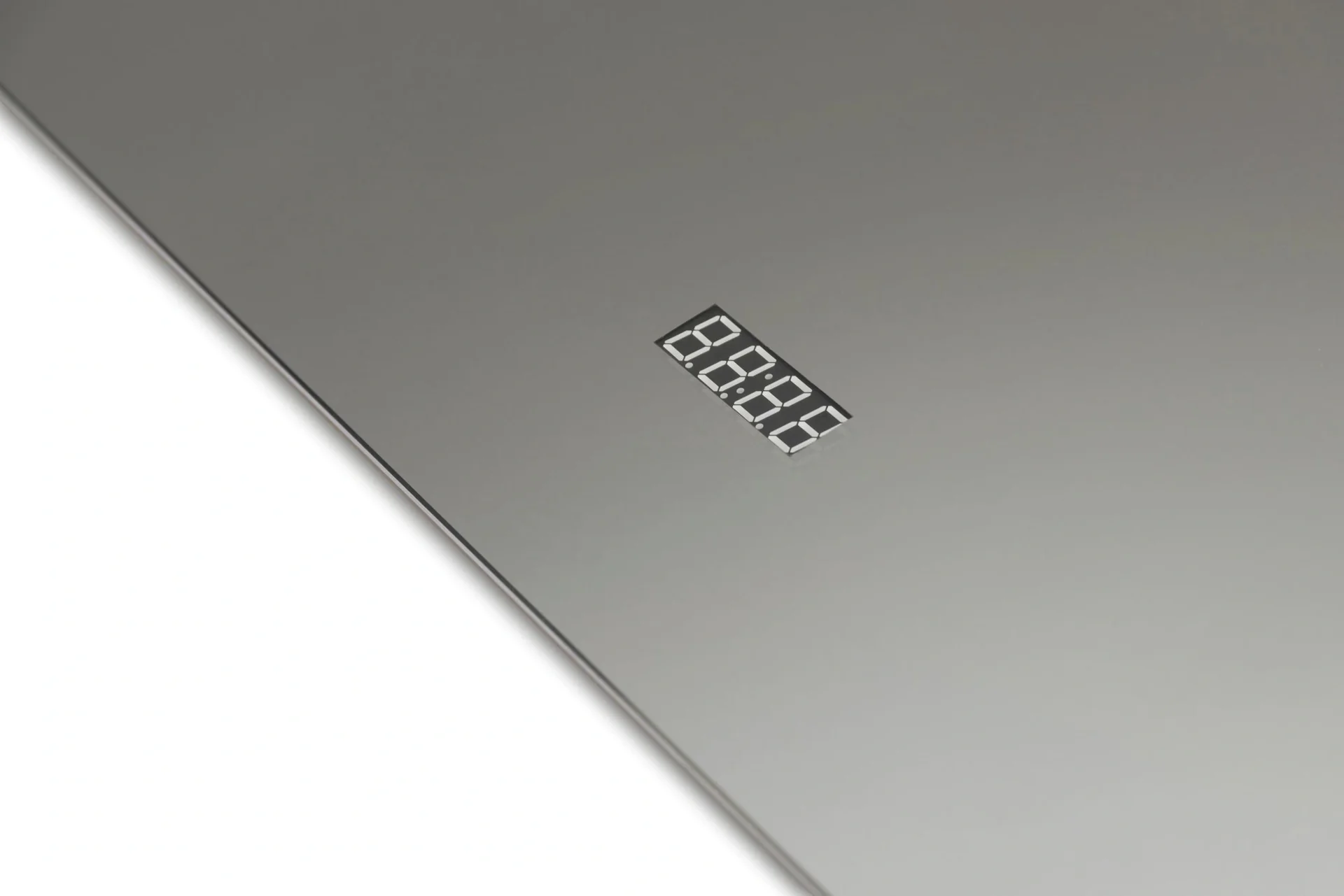 Badezimmerspiegel mit Beleuchtung, "Star" - 80 x 60 cm - Lichtfarbe neutralweiß - Digitaluhr - 6