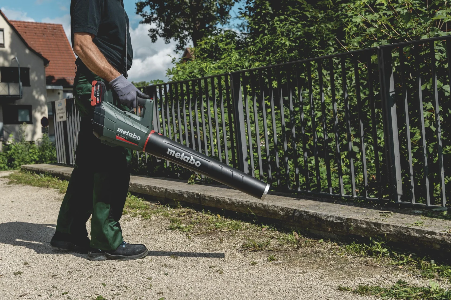 Akku-Laubbläser LB 18 LTX BL 2x 5,2 Ah, Ladegerät ASC 55 - 5