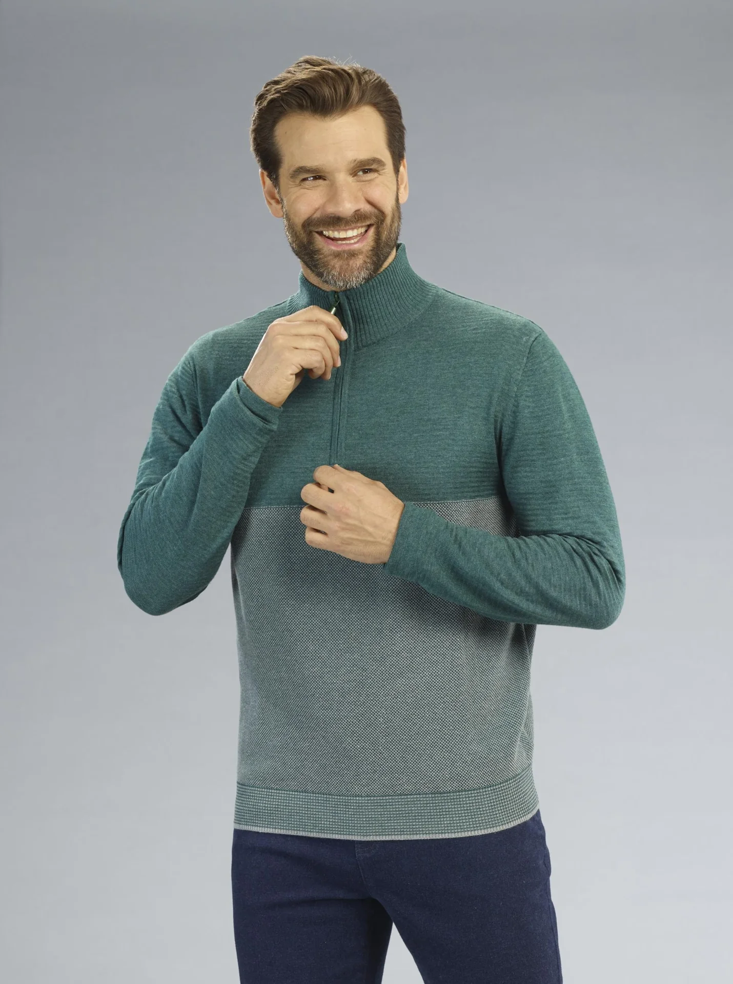 Pullover mit Reißverschluß, Farbe grün, Gr.M - 5
