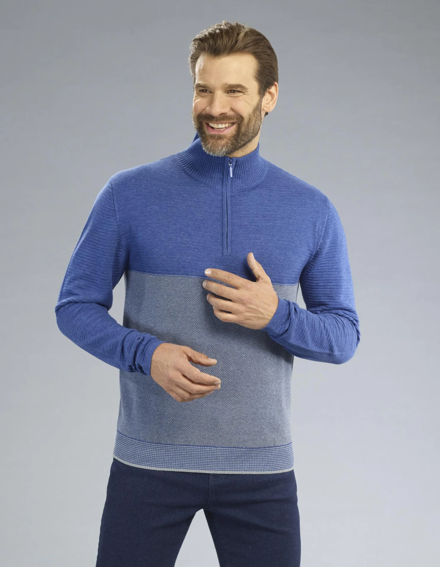 Pullover mit Reißverschluß, Farbe royal, Gr.M - 5