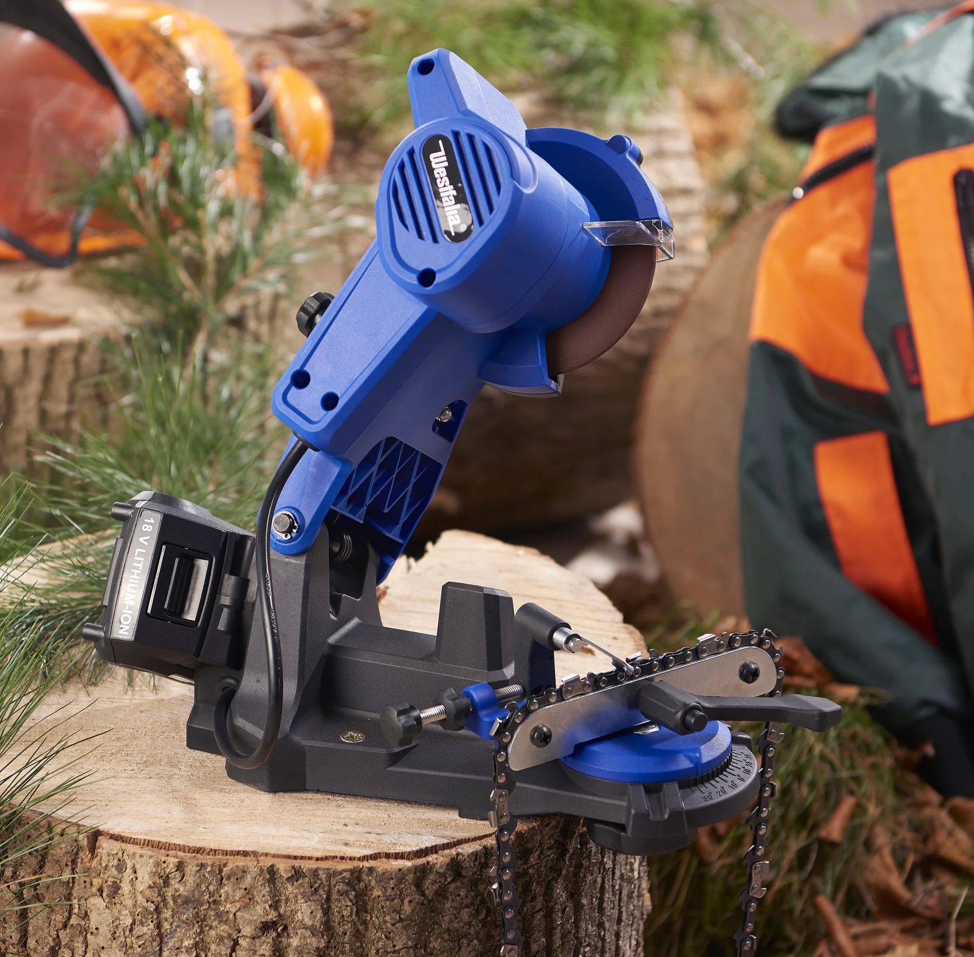 Akku-Sägekettenschärfgerät, 18 Volt, SKSG 18, inklusive Li-Ion-Akku, 4,0 Ah und Ladegerät 2,4 A ALG 18 Volt - 12