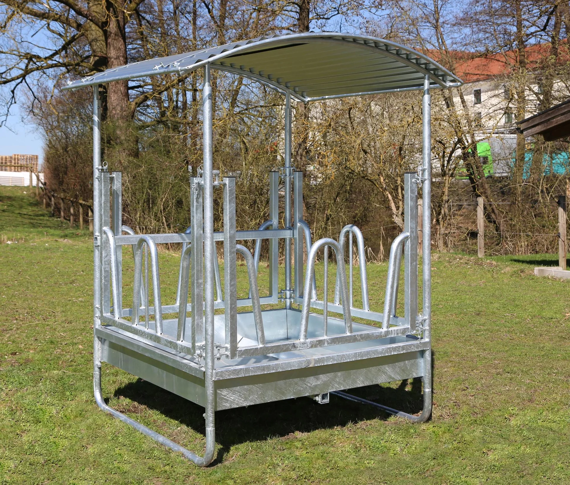 Viereckraufe, mit Palisadengitter - 8 Fressplätze - 2