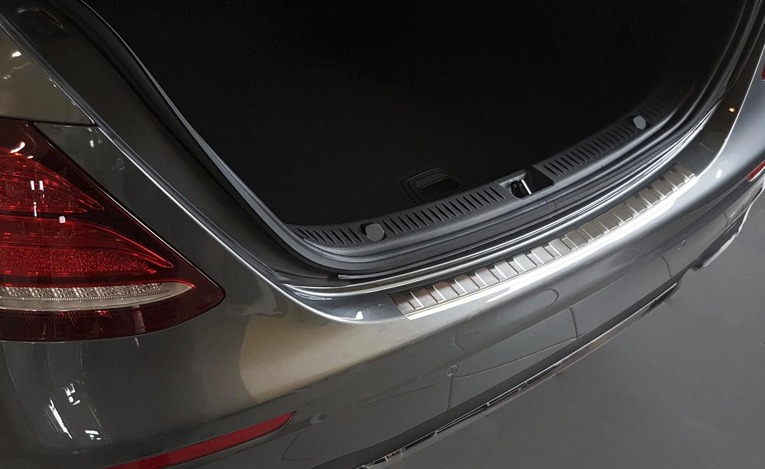 Ladekantenschutz Edelstahl für Mercedes E Klasse W213 Limousine, Baujahr 2016> - 3