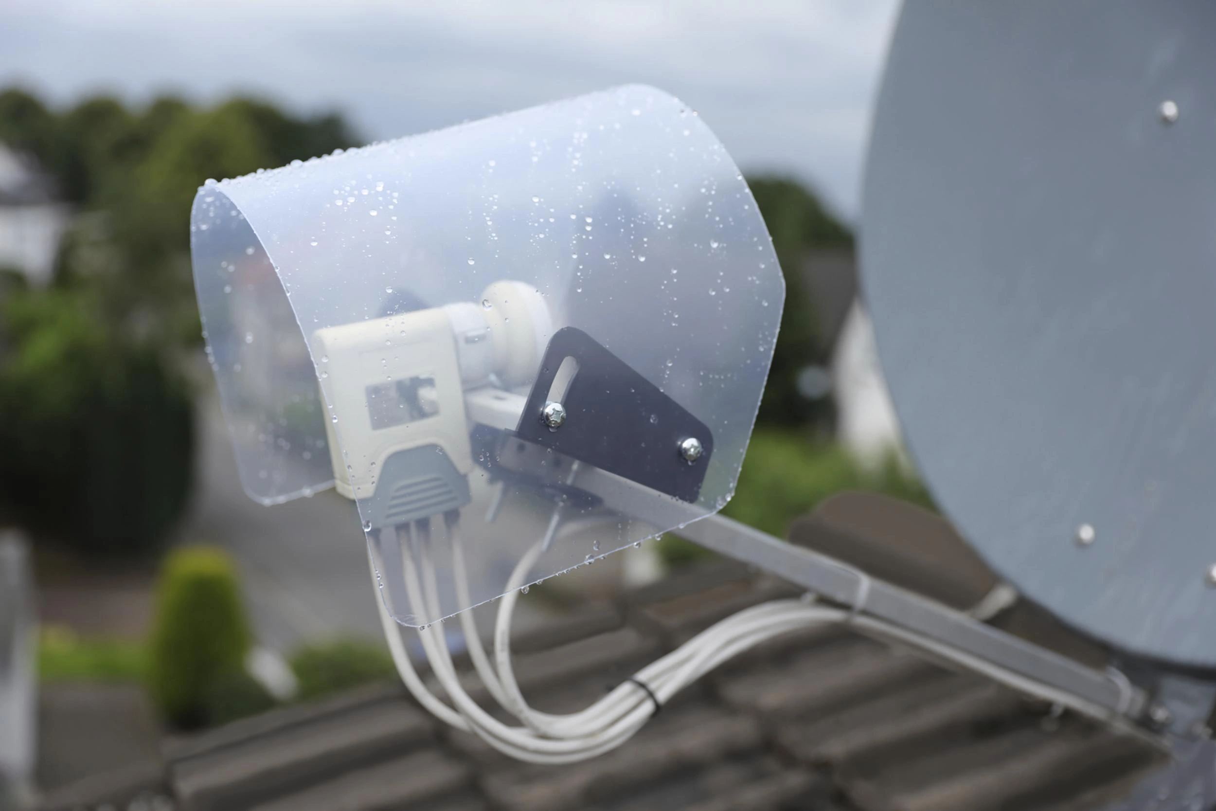 Regen- und UV-Schutz für LNBs von SAT-Anlagen - 4