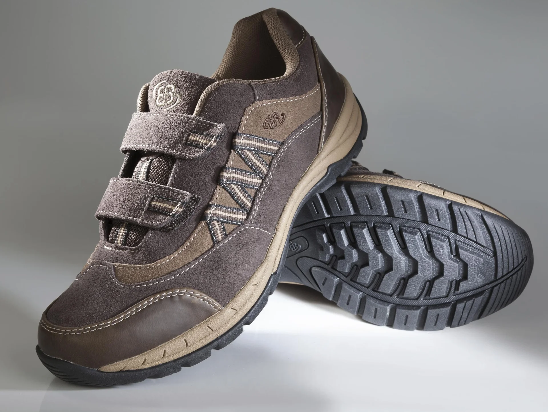 Freizeitschuhe mit Klettverschlüssen, Farbe braun, Gr.42 - 2