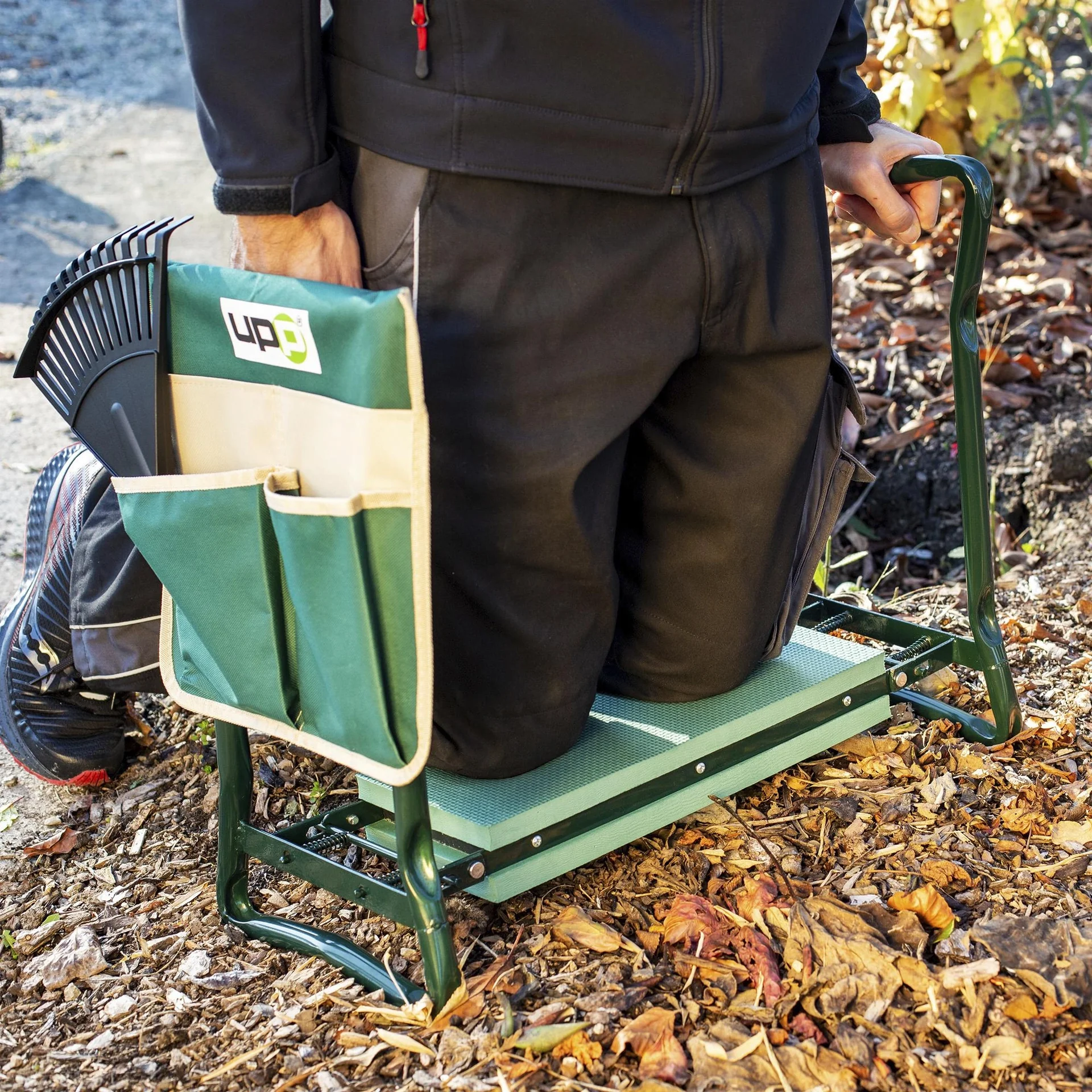2 in 1 Sitz- und Kniebank - belastbar bis 150 kg - inklusive praktischer Werkzeugtasche - 12