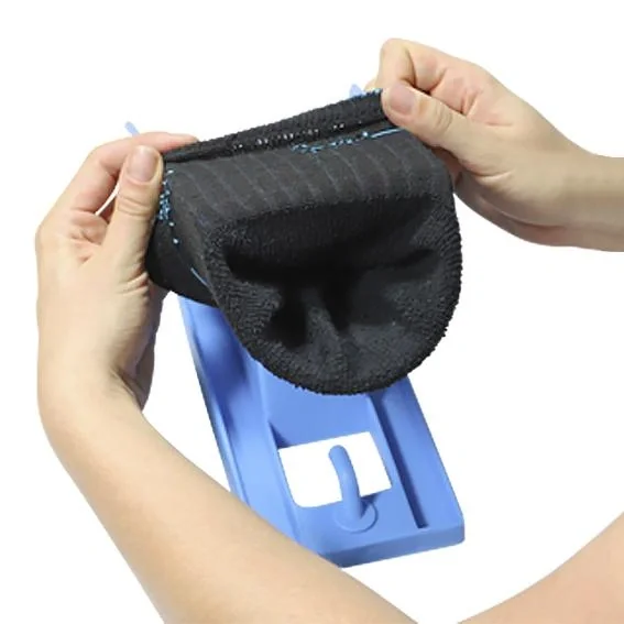 3 in 1 Anziehhilfe für Socken und Schuhlöffel, Blau - 5