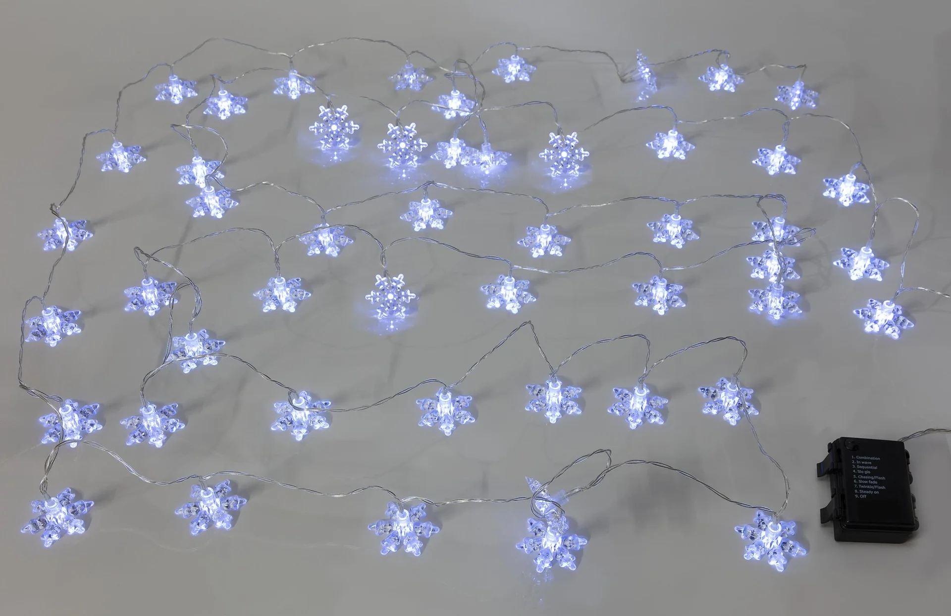 Batterielichterkette mit Schneeflocken Dekoration, 50 weiße LEDs - 5