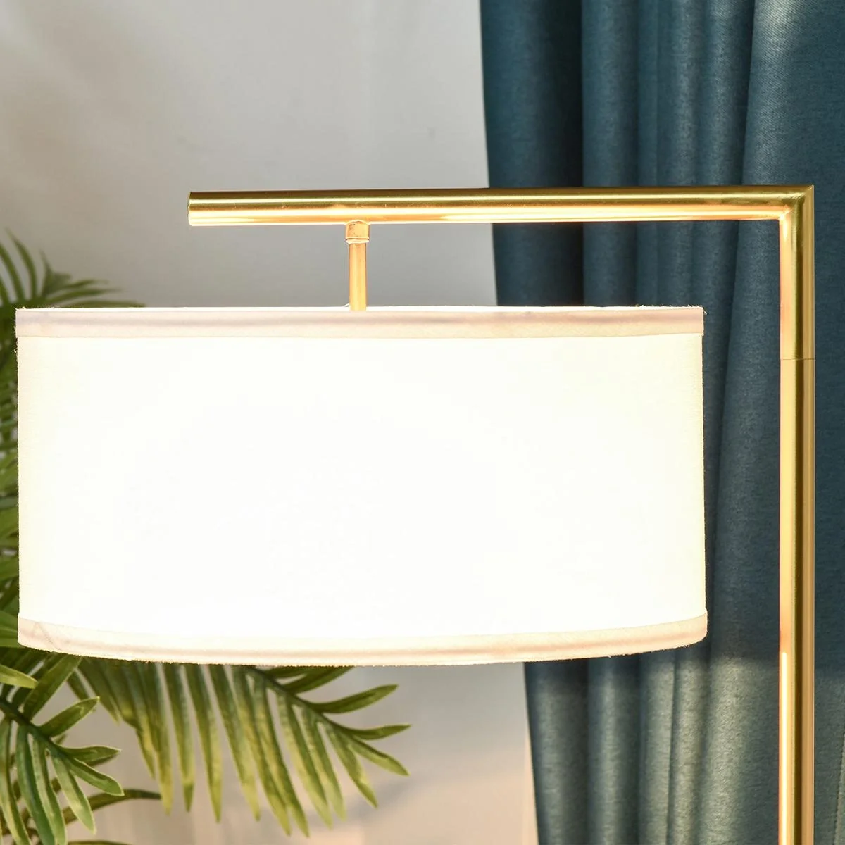 Stehlampe mit Leinenstoffschirm gold/weiß - 10
