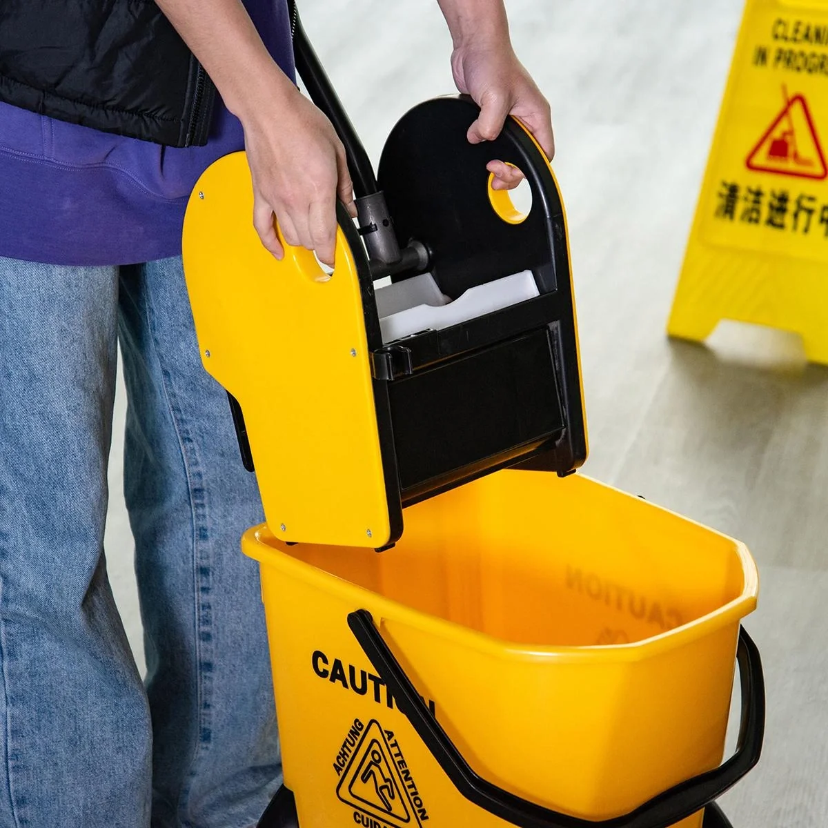 Wischwagen mit Auswringvorrichtung - 8