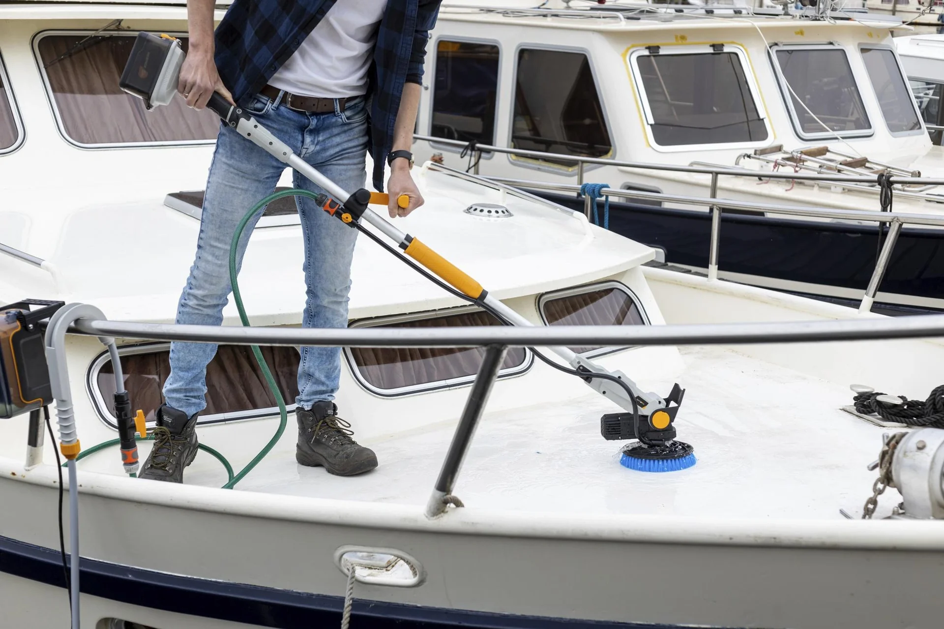 Twin Brush Set 18V + Akku 2Ah + Ladegerät + Bürste mittel - 8