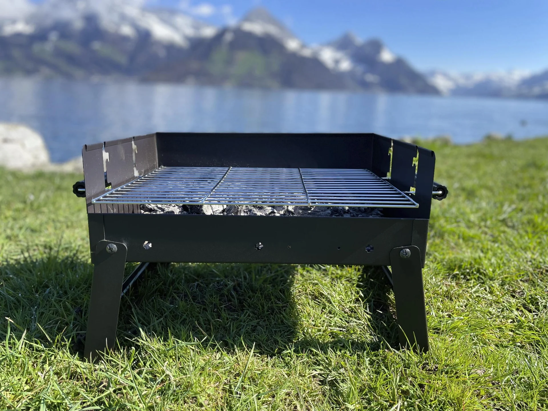Portabler Holzkohlegrill CARVAO - 4