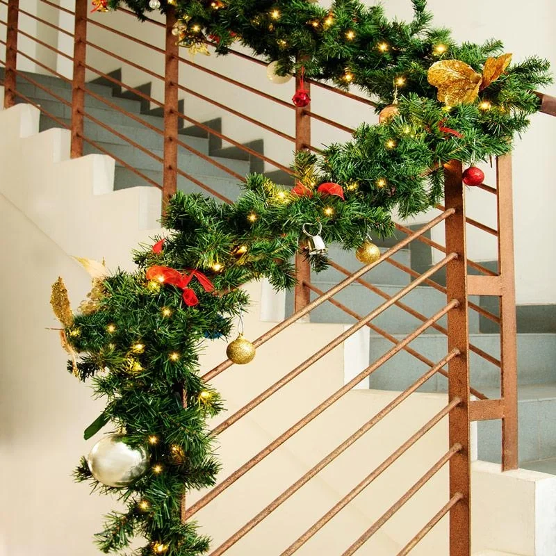 Weihnachtskranz 10m mit 160 LED's inkl. Dekoration für drinnen/außen - 5