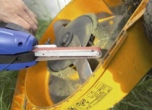 Elektrische Feile 400 W mit 12 Schleifbändern - 7