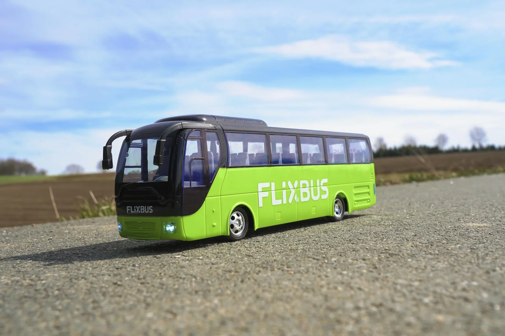 FlixBus 2.4 GHz 100% RTR - 7