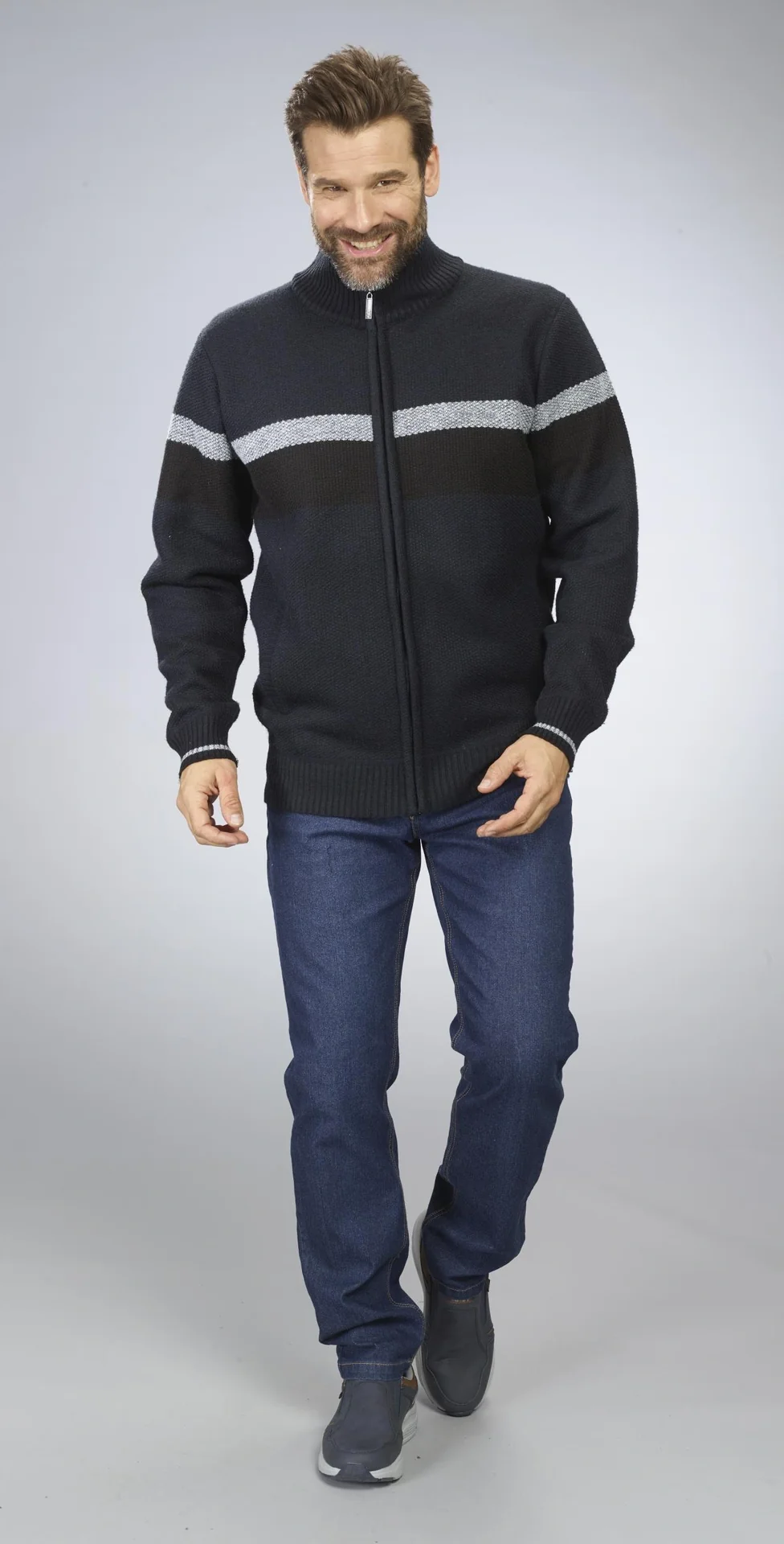 Strickjacke, Farbe marine, Gr.M - 1