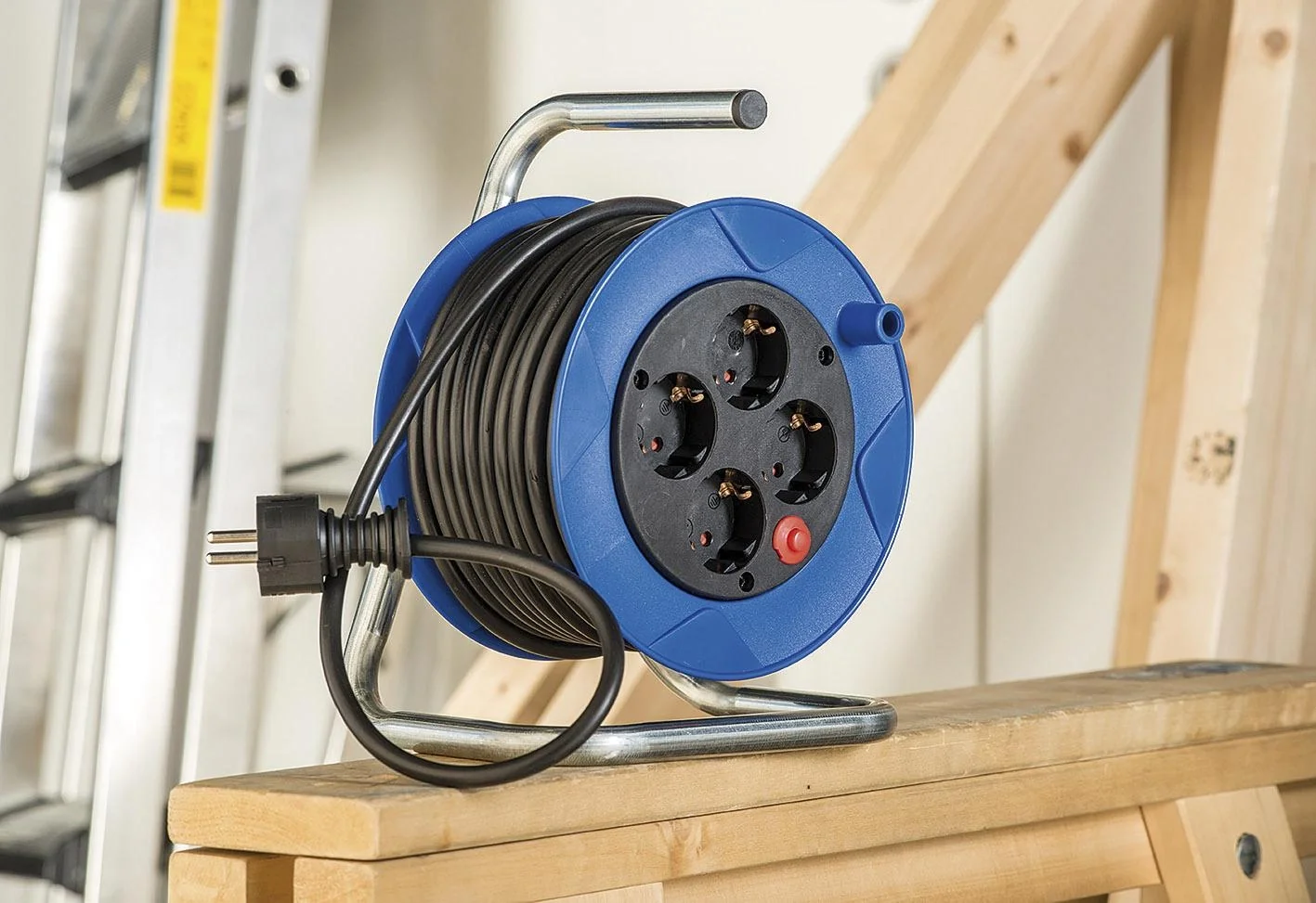 Kompakte Kabeltrommel mit 15 m Verlängerung - 5