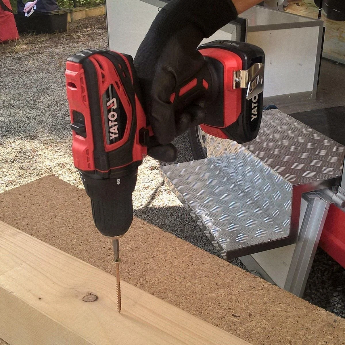 Akkubohrmaschine, inkl. Akku und Ladegerät - 18V - 2Ah - 40Nm - 9