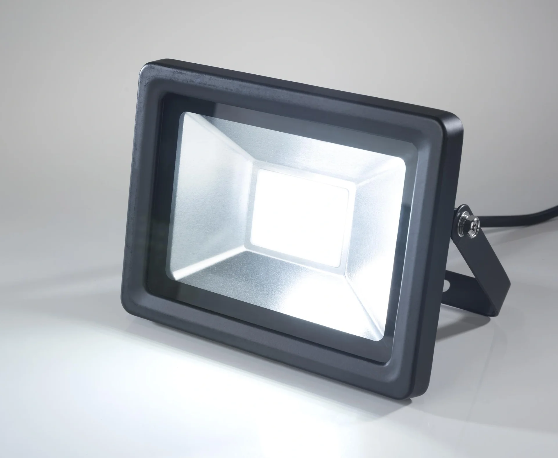 LED Fluter mit Bewegungsmelder, 20 Watt, 1600 Lumen, IP44 - 7