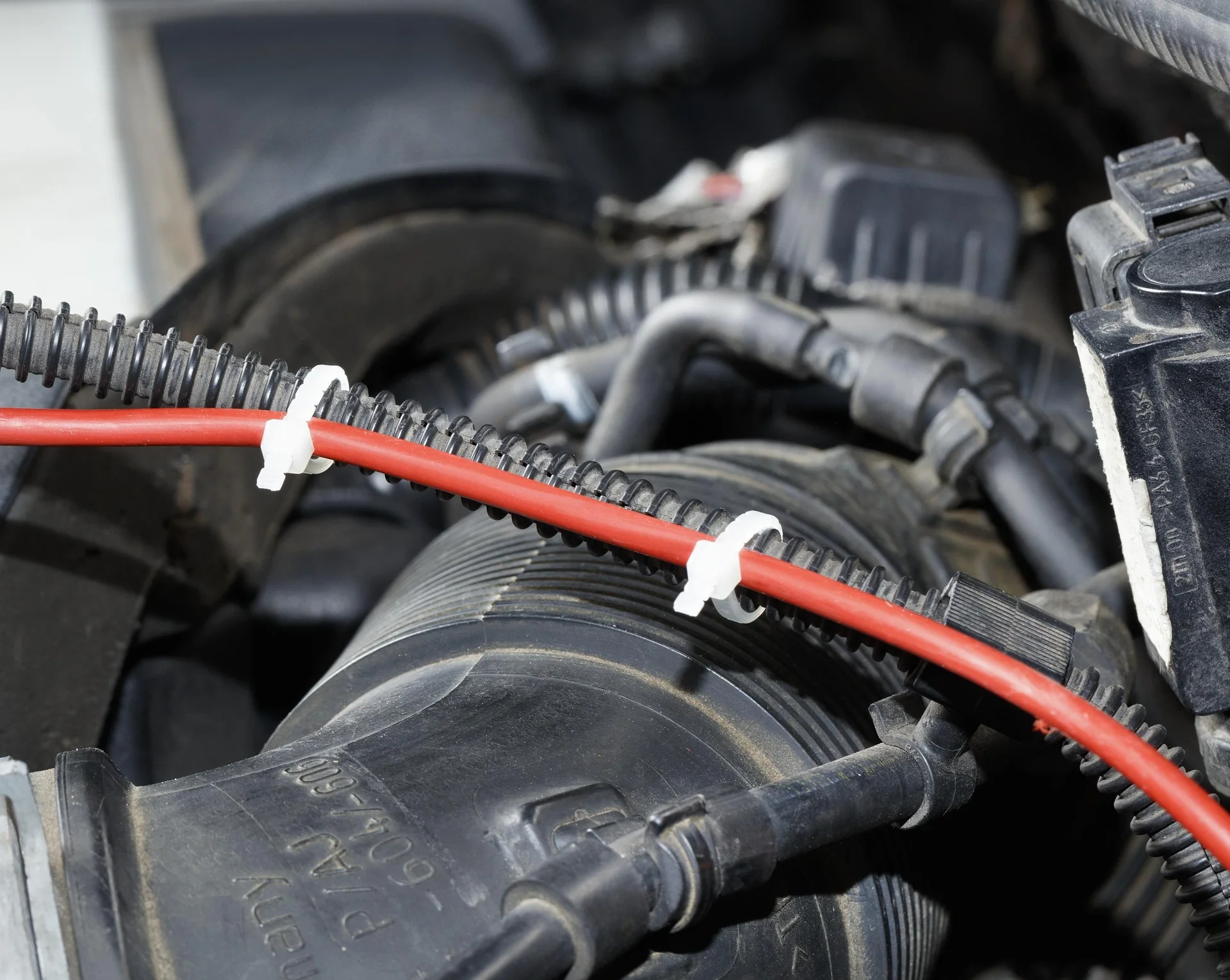 Kabelbinder zum Abdrehen "Twist Cable Ties", Weiß 102 x 2,8 mm - 8