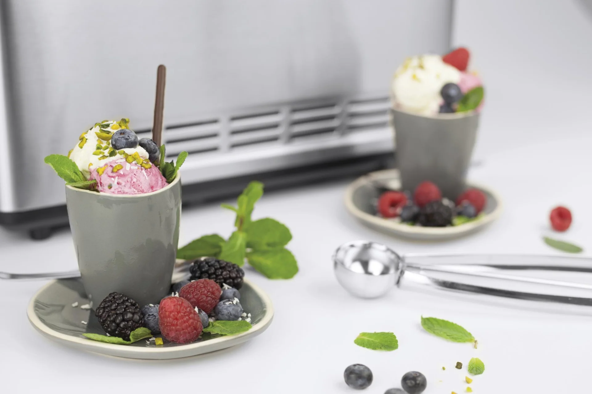 IceCreamer Eismaschine 2 Liter - Kompressor-Eismaschine 180 Watt - 12