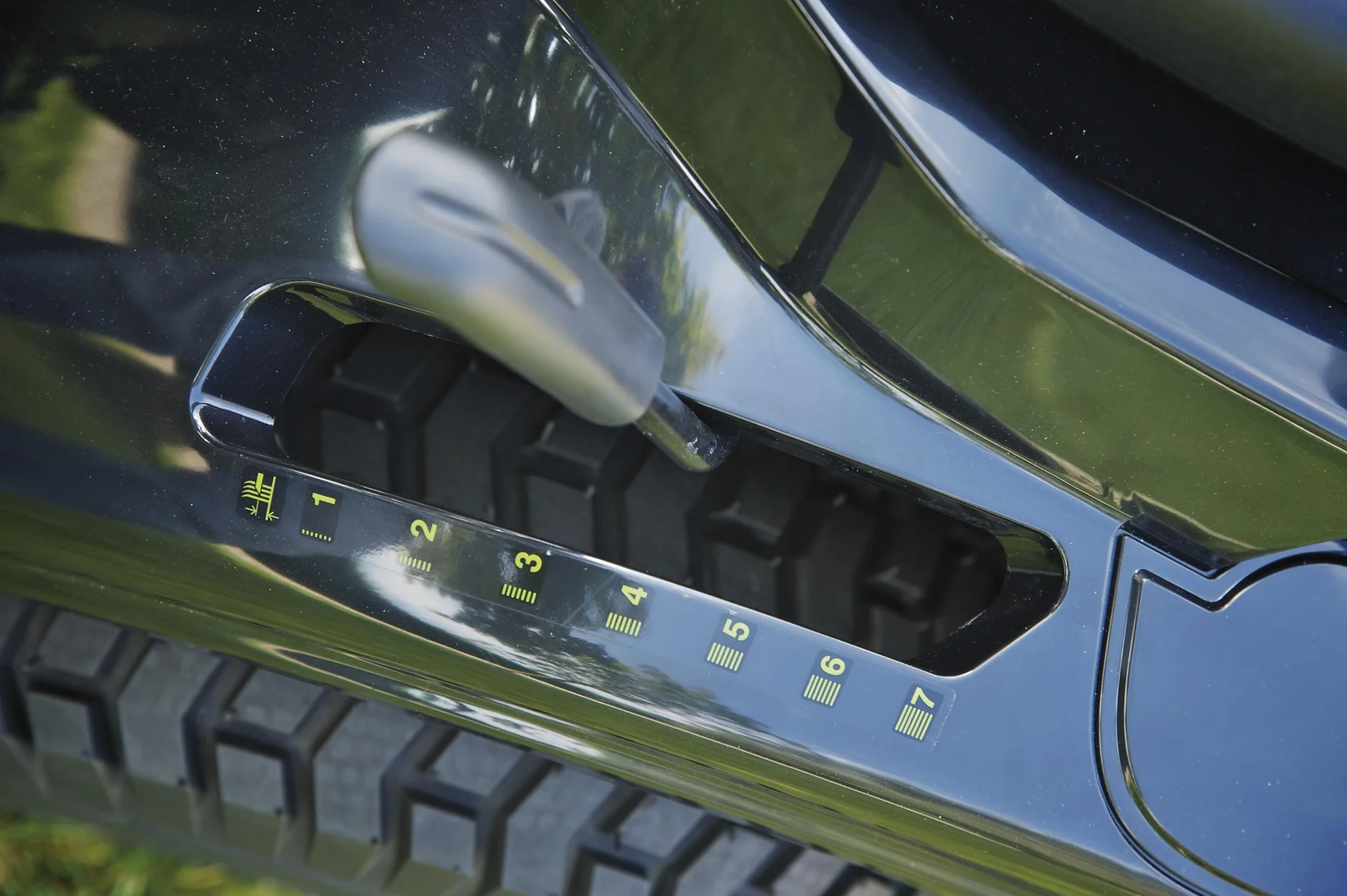 Rasentraktor "RTW 84 HC S", inklusive Abdeckhaube - 10