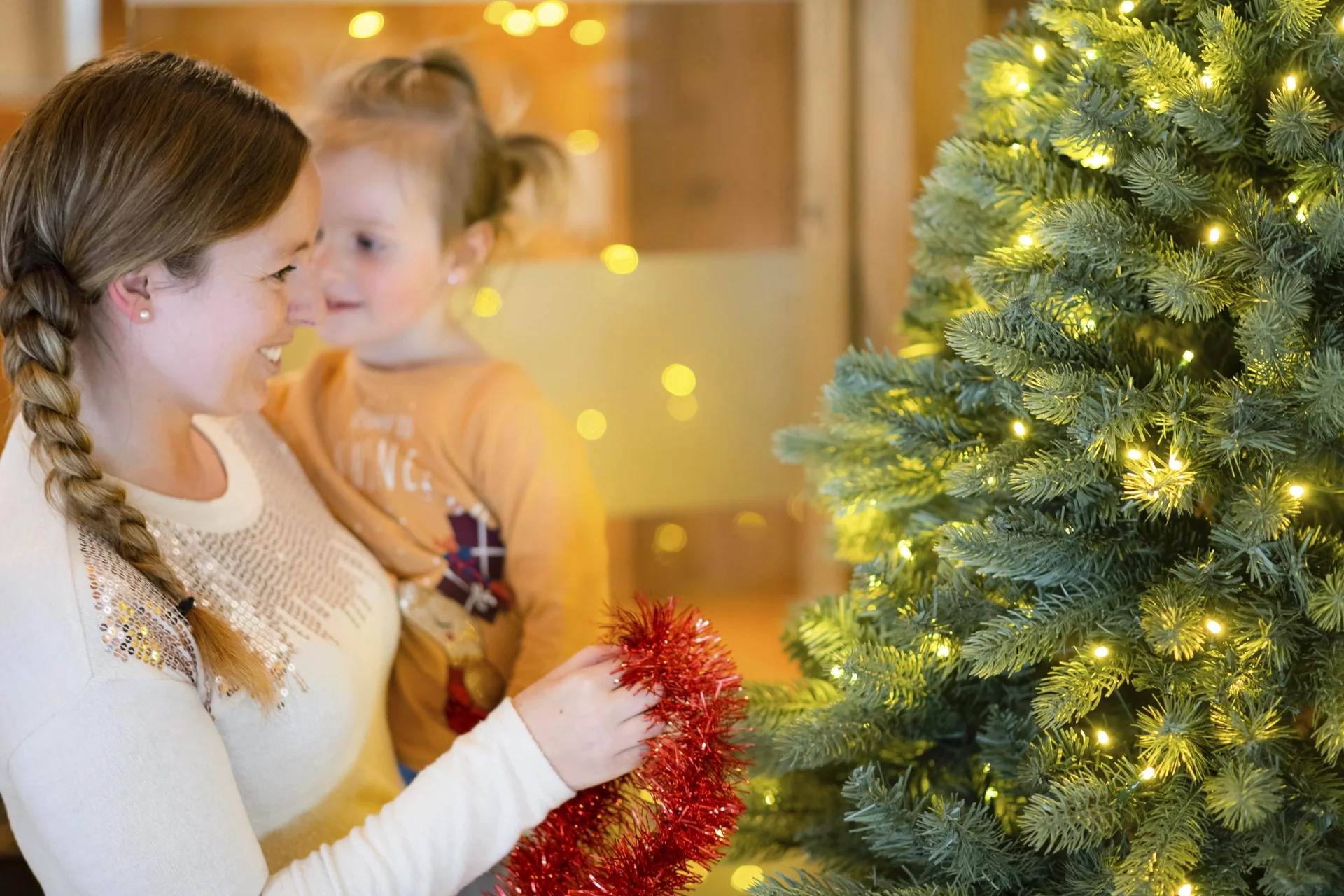 Künstlicher Weihnachtsbaum Fichte inklusive Lichterkette 180 cm Grün - 1