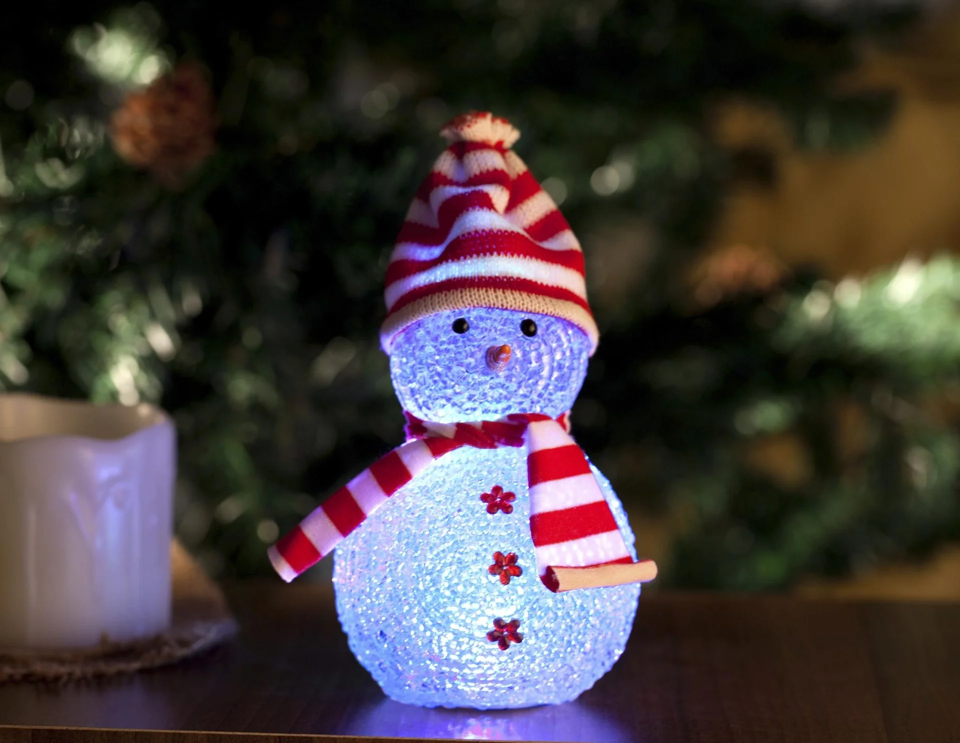 Schneemann - Figur mit Farbwechsel LED - 10