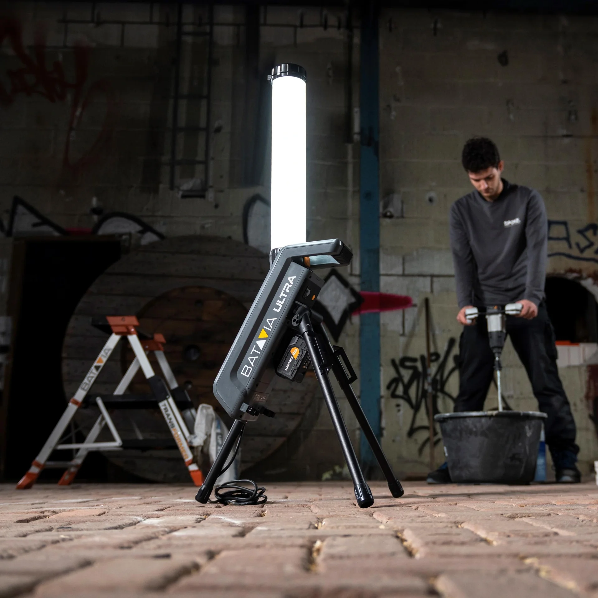 Maxxpack 18V Hybrid-LED-Arbeitsleuchte 360° mit Stativ (ohne Akku und Ladegerät) - 10